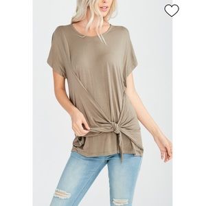 Short sleeve front ribbon tie t-shirt